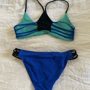 L Space bikini . XS bottoms small top